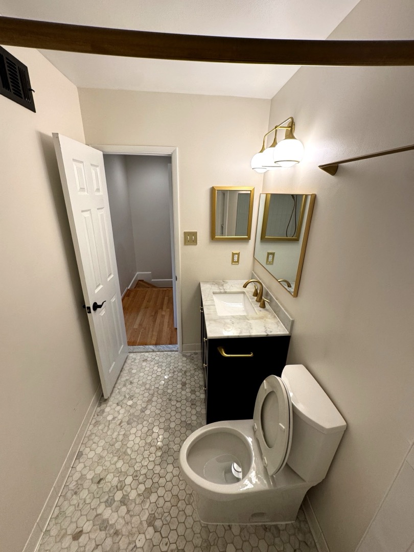 Spotless Arlington bathroom with polished fixtures